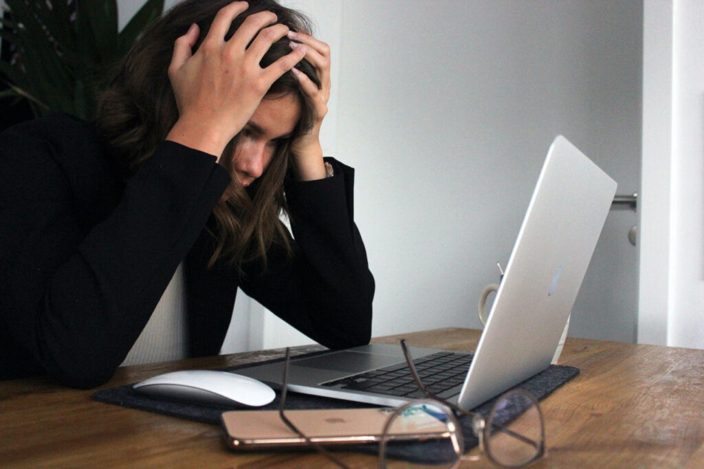 19 signs na unhealthy sa iyo ang trabaho