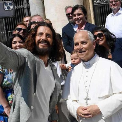 ‘The Chosen’ Star Jonathan Roumie Meets Pope Leo XIV at the Vatican