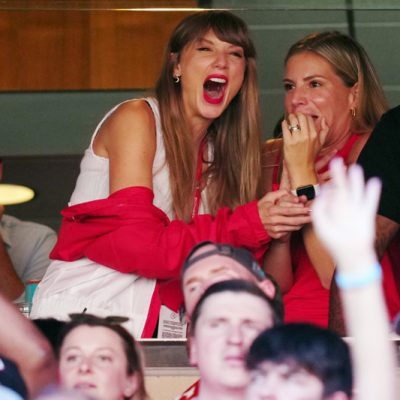 Taylor Swift cheers Chiefs, stoking Travis Kelce romance rumors